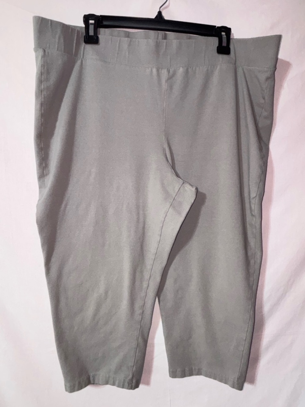 torrid Women’s Grey Stretch Capri Pants